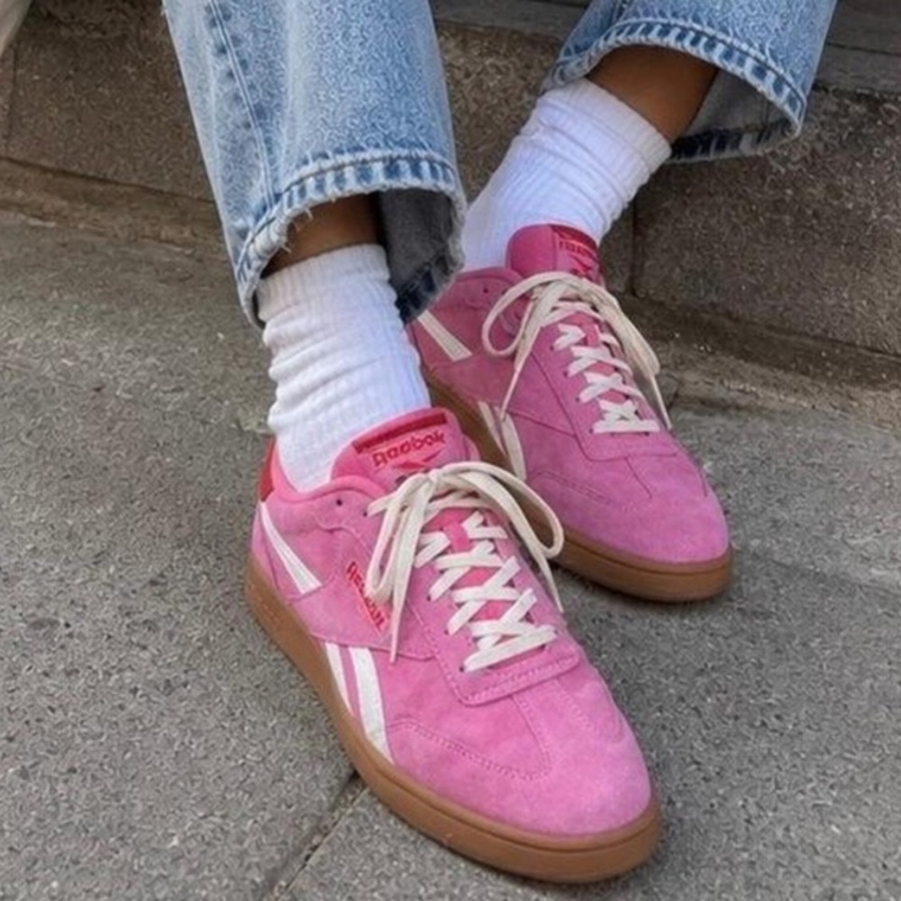 Reebok | pink suede forte lounger sneaker NWOT
